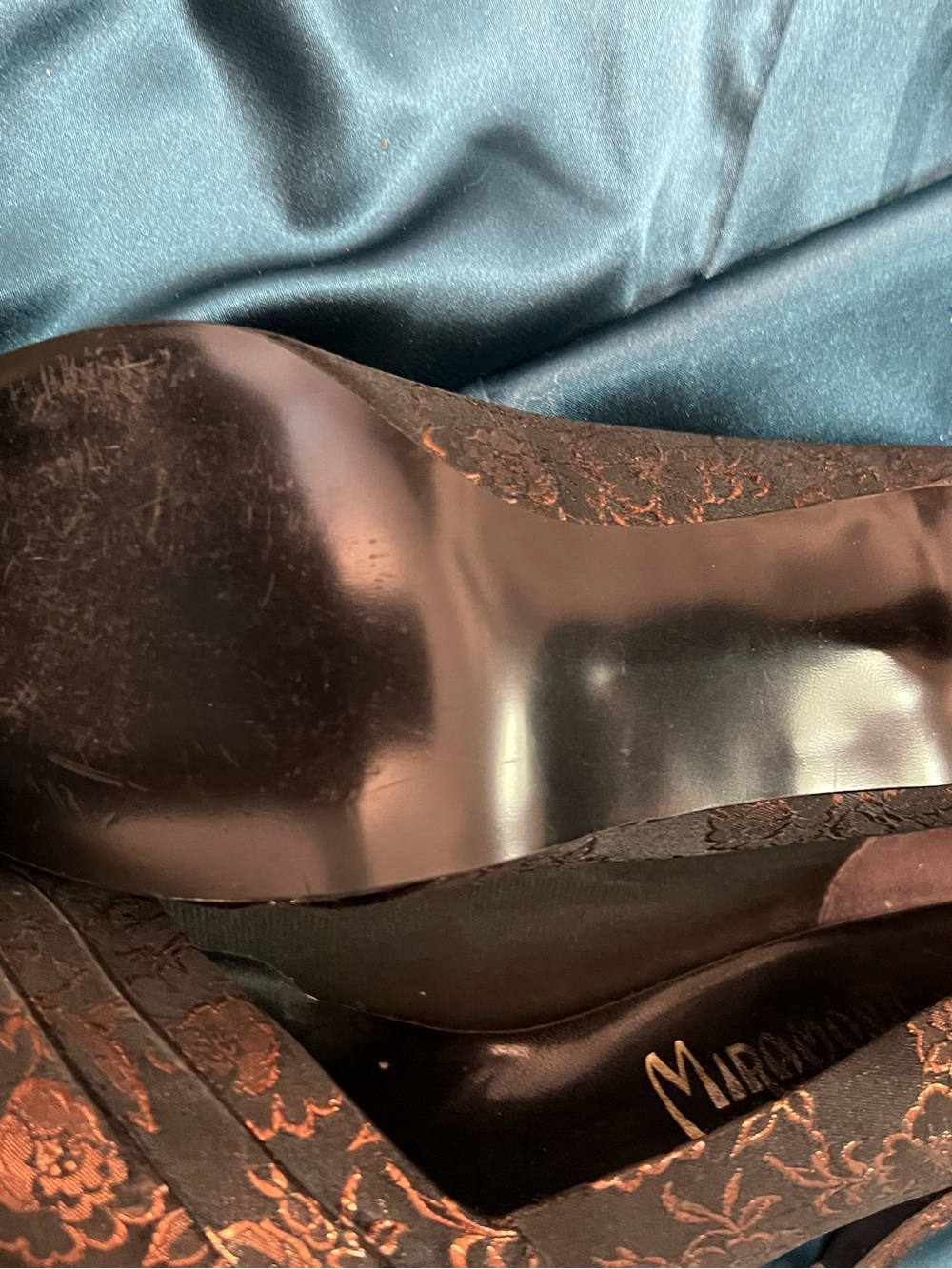 Floral Lace Pointed-Toe Brown Heels - Picture 4 of 5